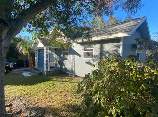 906 Rosery Rd NW, Largo, FL 33770