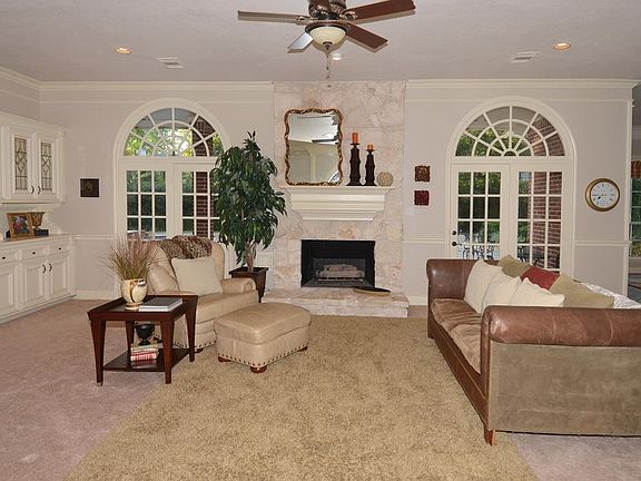5th image of 2211 Long Valley Dr
