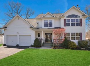 86 Craft Rd, Centereach, NY 11720