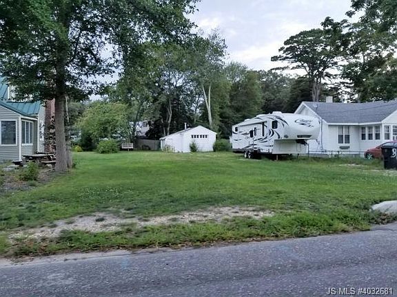2nd image of 813 McKinley Ave