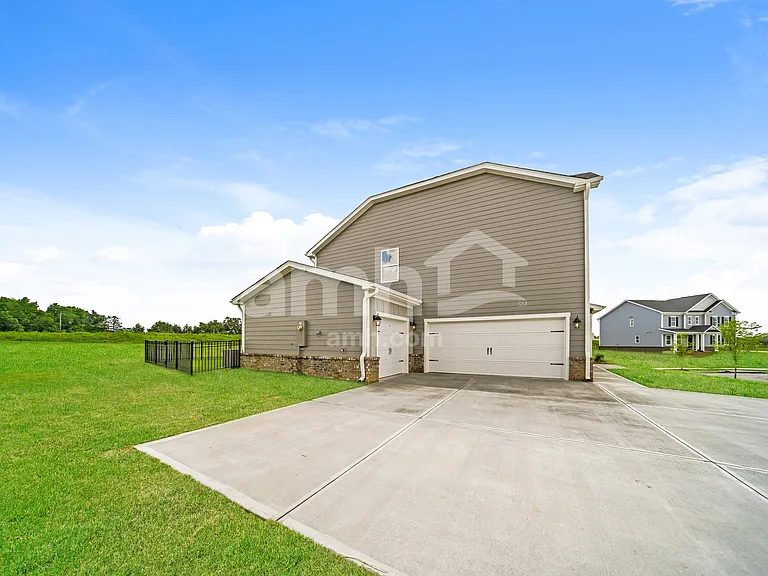 354 Golucke Way — Photo 21