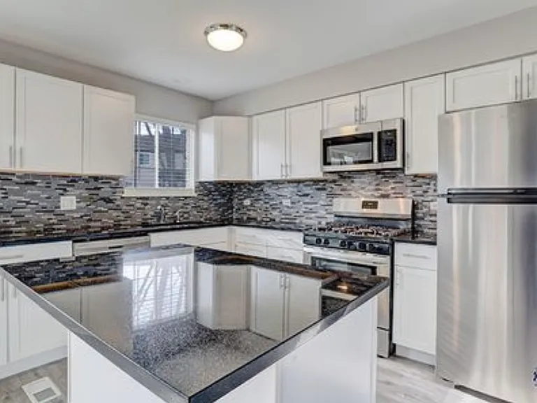 486 Buckingham Dr — Photo 6
