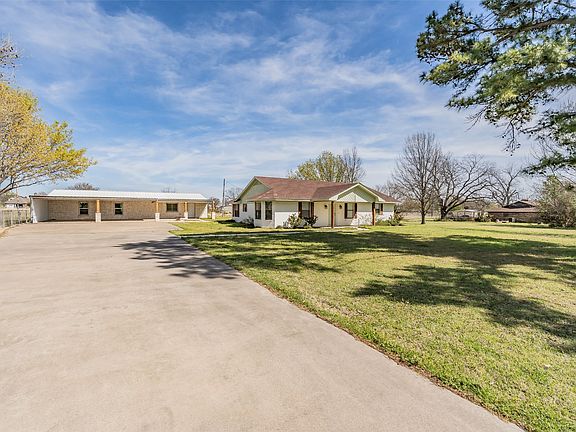 2nd image of 337 Travis Rd