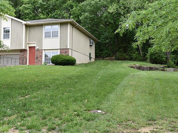 3rd image of 9812 Red Oak Ln