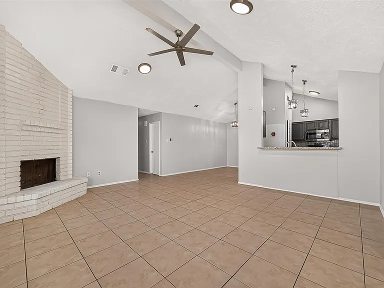19942 Great Elms Dr — Photo 6