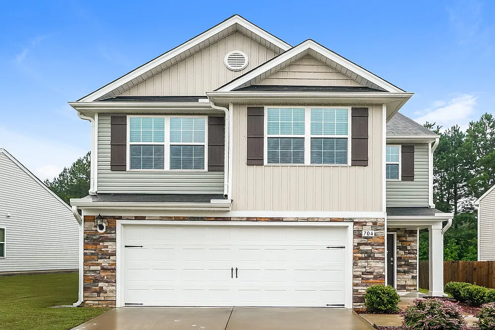 3 bed, 2.5 bath, 1954 sqft, $1,840 — Photo 1