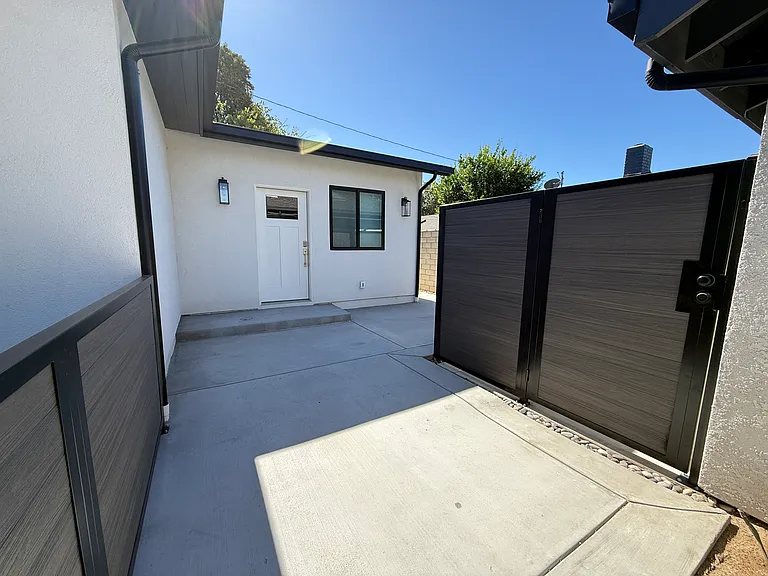 4245 Juneau Cir #B — Photo 3