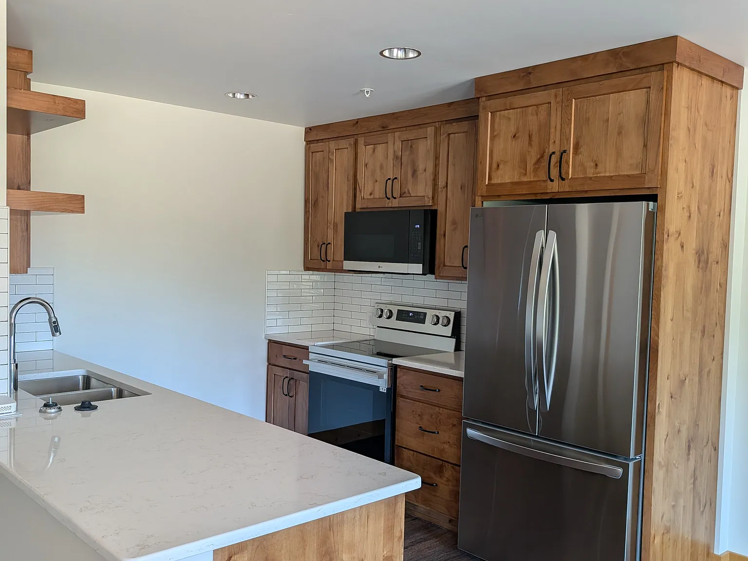 1 bed, 640 sqft, $2,100 — Photo 3