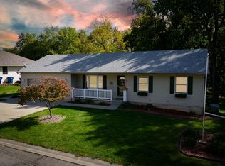 508 S Barn Hollow Dr, Athens, IL 62613