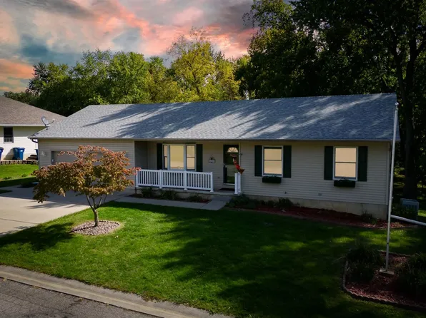 508 S Barn Hollow Dr, Athens, IL 62613