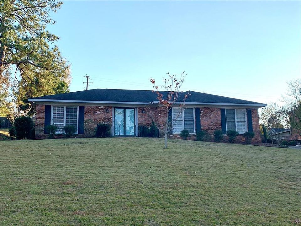 1st image of 2407 Brookwood Cir