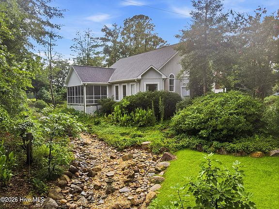 4th image of 209 E Palmer Drive