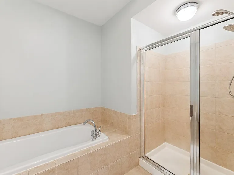 3526 Huntley Manor Ln — Photo 21