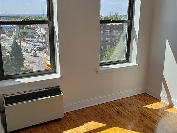 2nd image of 43 Van Wagenen Ave APT 4F