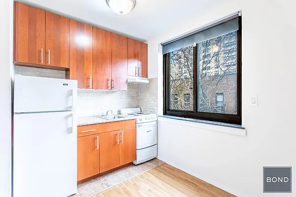 Rented by Bond New York | media 4