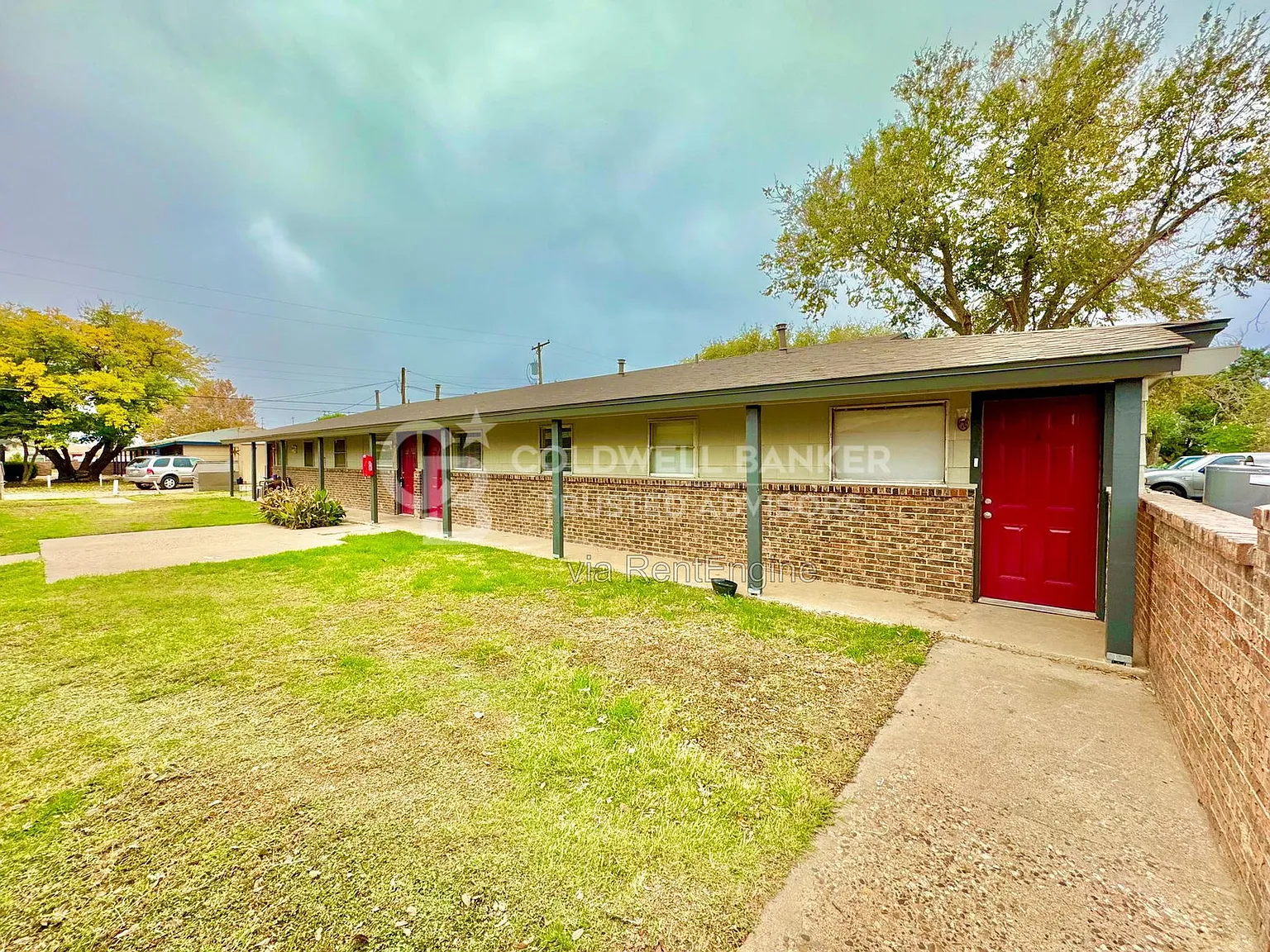 2 bed, 1.0 bath, 721 sqft, $850 — Photo 2