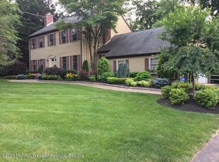 11 Sleepy Hollow Rd, Red Bank, NJ 07701