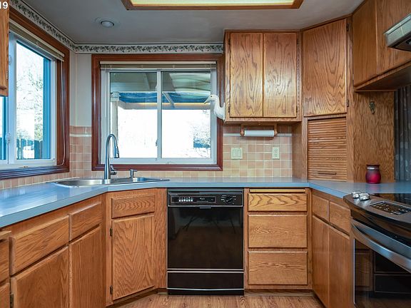 3rd image of 6527 SE Eunice St