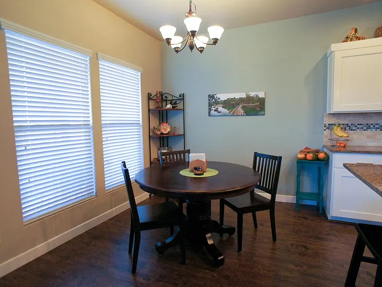 452 W Amber Glow Ln — Photo 6