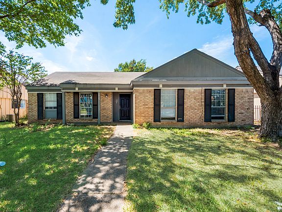 4th image of 1515 Pebblewood Dr