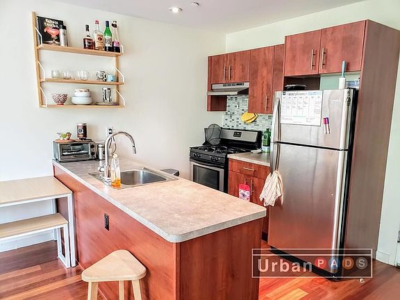 3rd image of 377 Franklin Ave APT 3C