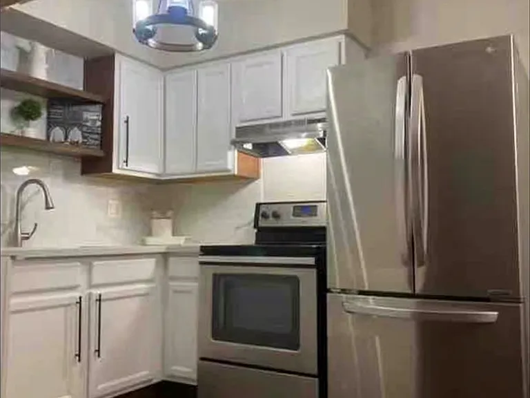 615 S Royal Crest Cir #8 — Photo 8