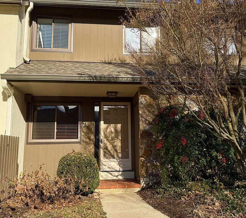 1st image of 71 Oak Knoll Dr