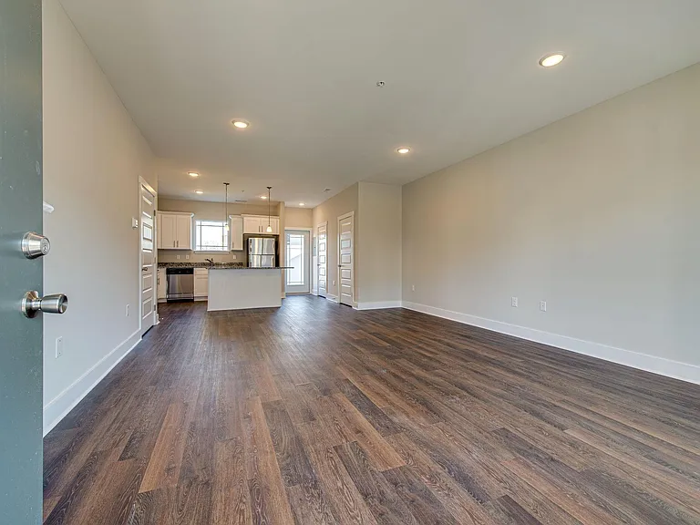 1052 Wells Way — Photo 2
