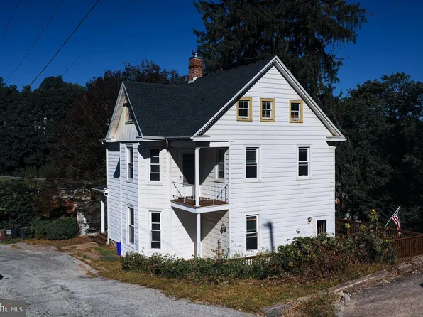 10 Terrace Hts, Glen Rock, PA 17327