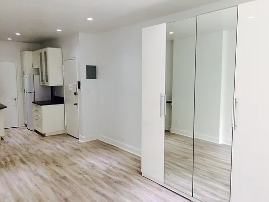 Rented by Performing Assets Corp | media 23