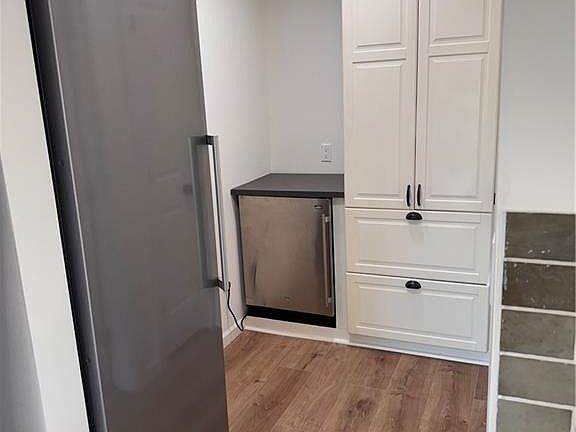 5th image of 3714 S Crysler Ave