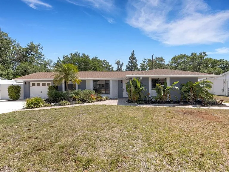 4645 Hunter Ridge Dr — Photo 2