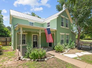 605 W Schubert St, Fredericksburg, TX 78624
