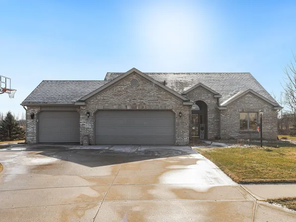 406 S Pumpkin Ridge Ct, Columbia City, IN 46725