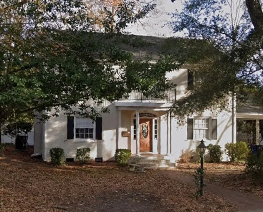 603 S Elm St
