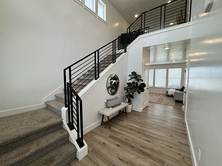 355 W 3085 S — Photo 23
