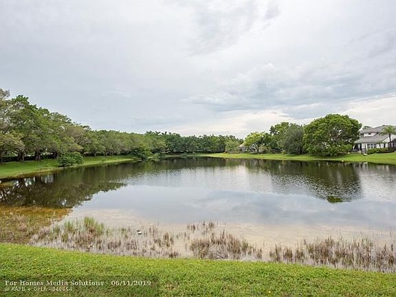 2nd image of 601 Lake Blvd