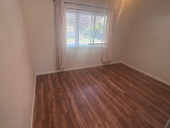 5th image of 13027 Borden Ave