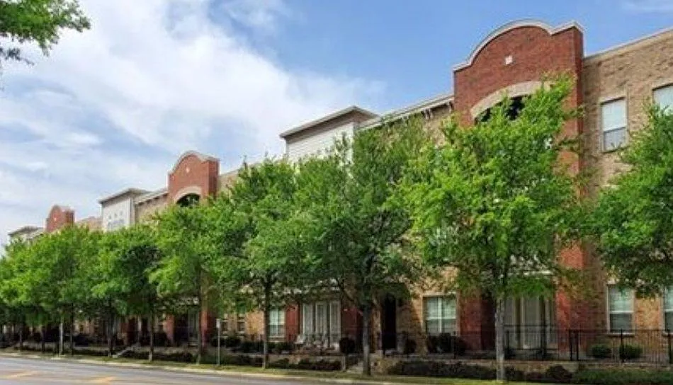 2 bed, 1276 sqft, $1,895 — Photo 3
