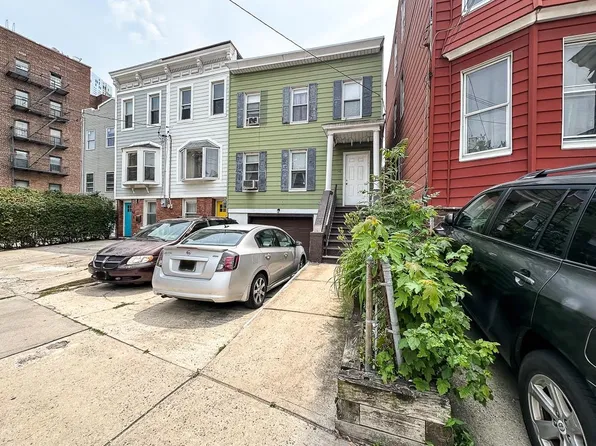 38 Van Reypen Street image 19 of 20