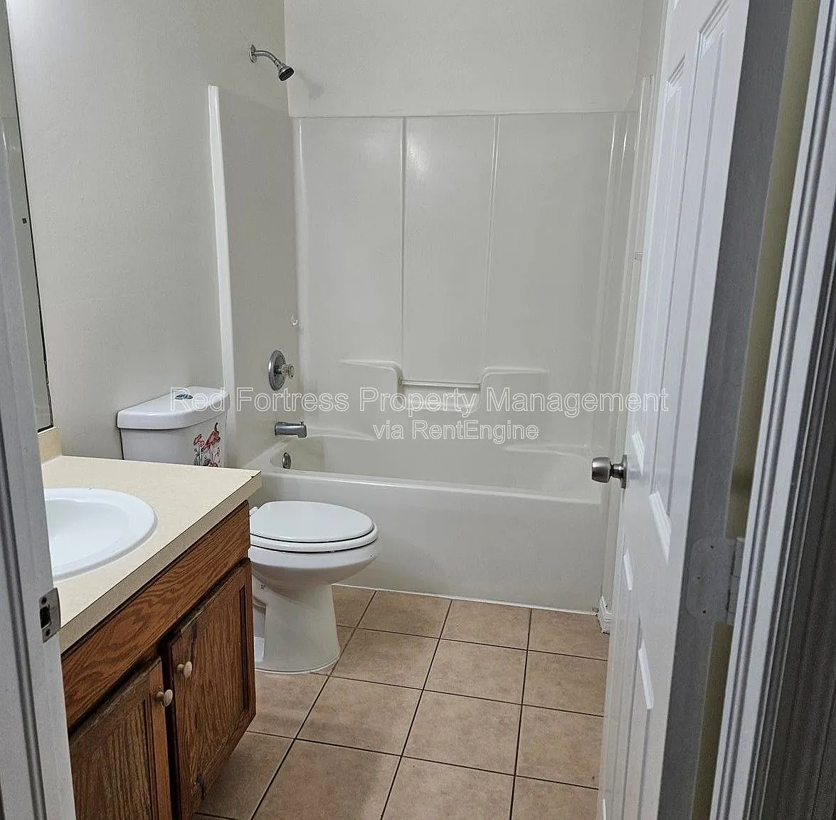 3 bed, 2.0 bath, 1156 sqft, $1,300 — Photo 4
