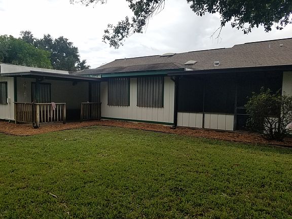 3rd image of 869 SE Cavern Ave