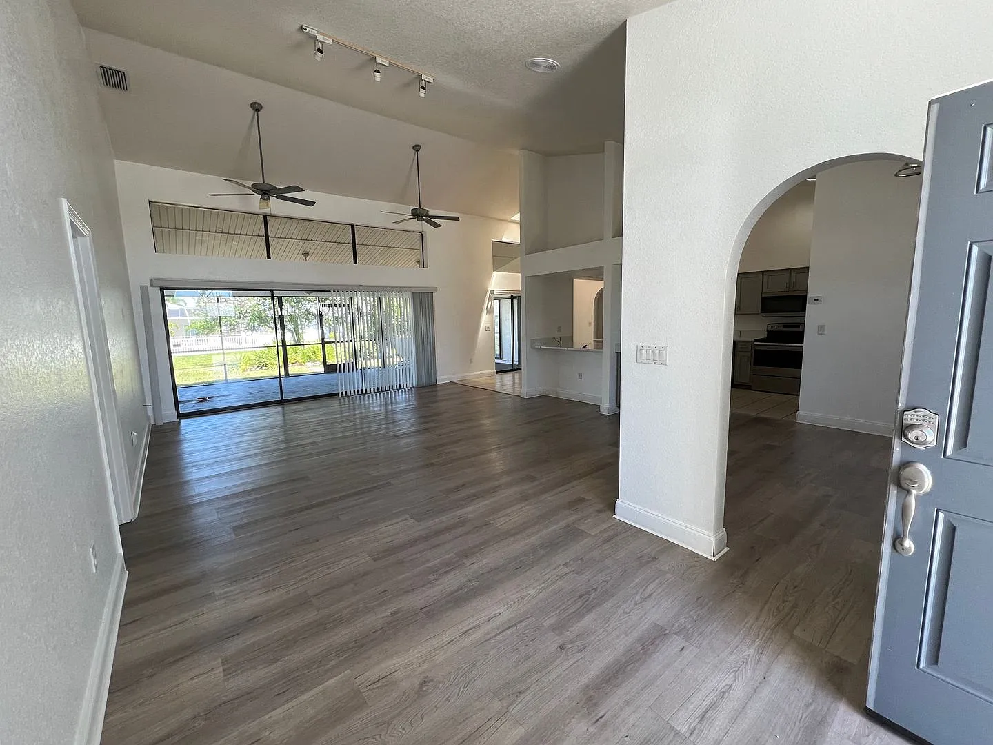 $1,975 ** Annual ** Available 10/1/26 - Newly Renovated ** 3/2 Single Family Home With Oversized ... — Photo 2