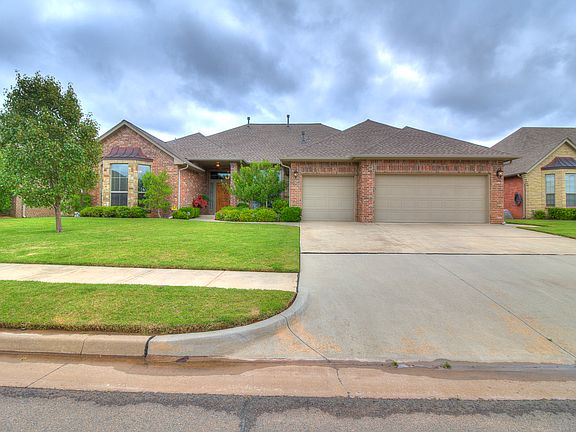 3rd image of 18404 Autumn Sage Dr