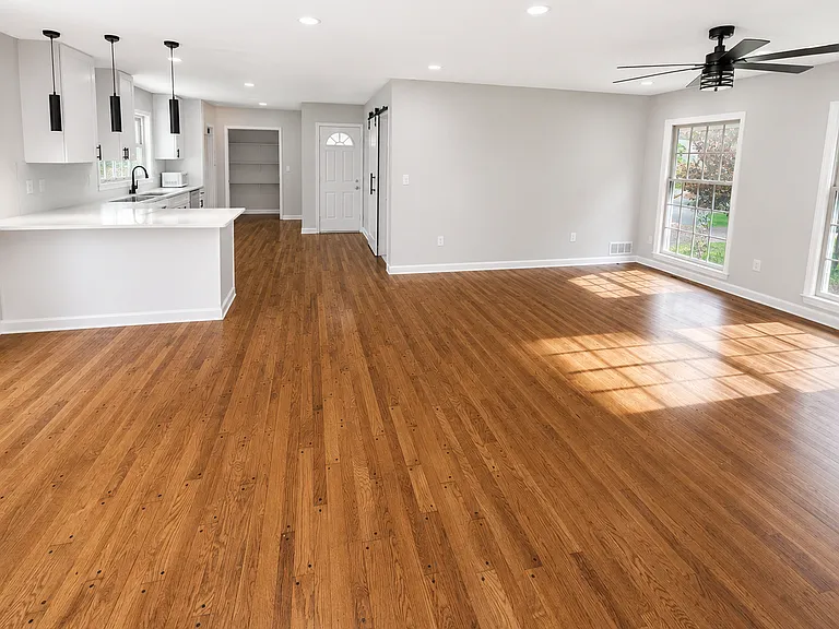 1273 Lynway Ln SW — Photo 8