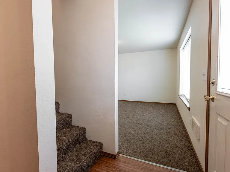 1911 N Chestnut St — Photo 11