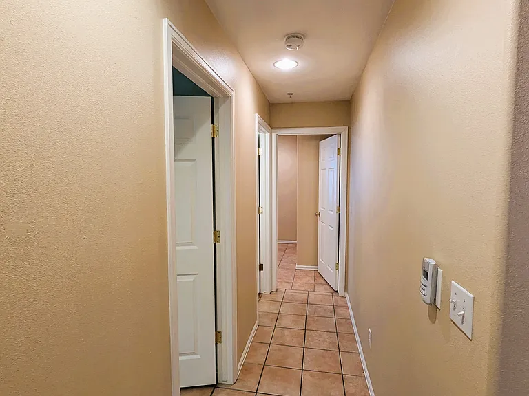 460 1/2 E Scenic Dr — Photo 19