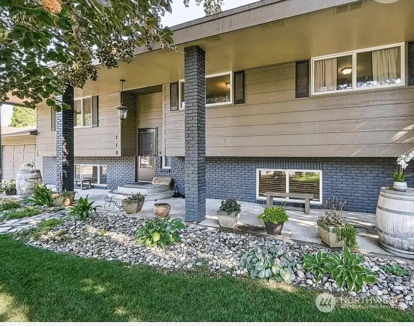 118 Orchard Way photo 1