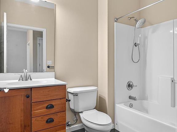4th image of 270 4th St E Unit 102