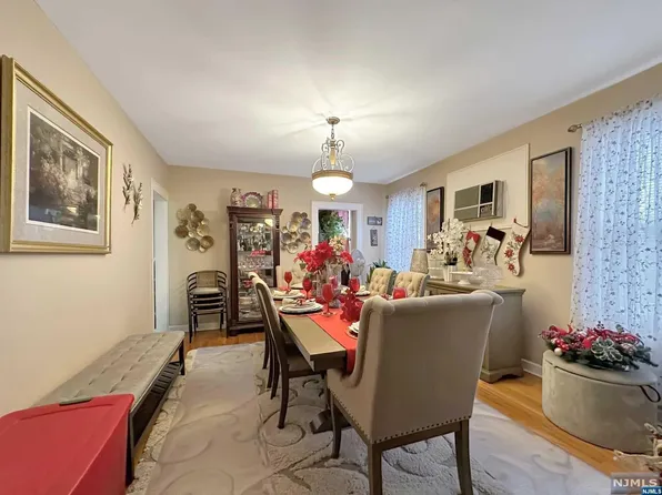 261 Ampere Pkwy, Bloomfield, NJ 07003
